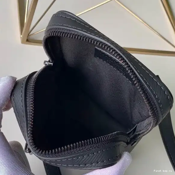 Frstbag ru Vuitton DANUBE MESSENGER Louis 0611